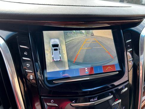Used 2018 Cadillac Escalade ESV Luxury image 21