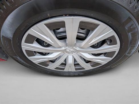 Used 2023 Toyota Camry LE image 21