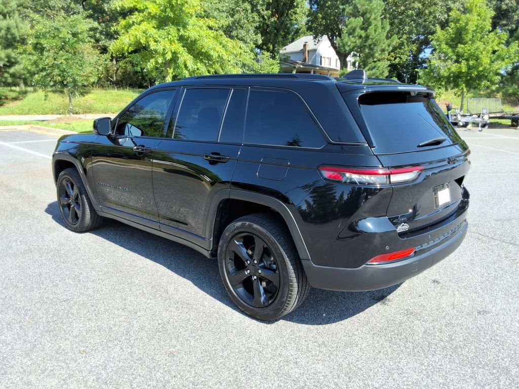Used 2023 Jeep Grand Cherokee Limited w/ Luxury Tech Group II AWD/4WD image 7
