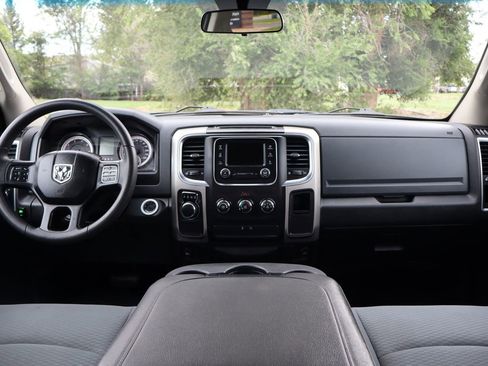 Used 2020 RAM 1500 Classic SLT RWD image 16
