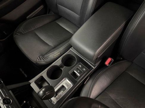 Used 2017 Subaru Outback 2.5i Limited AWD/4WD image 6