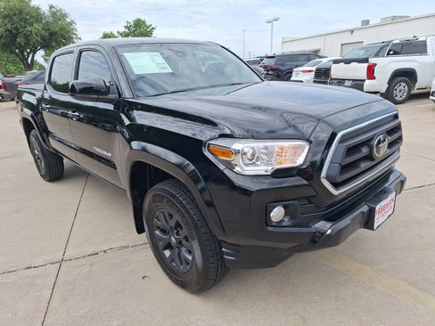 Used 2023 Toyota Tacoma SR5 RWD image 8