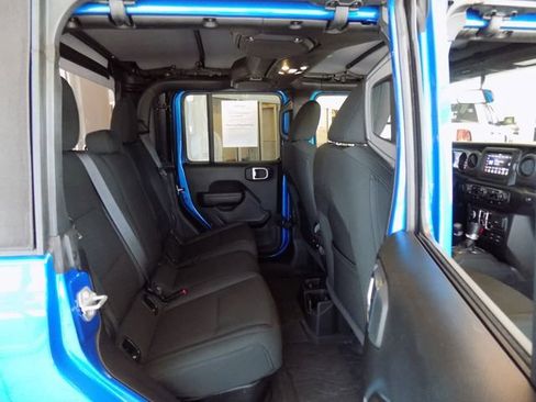 Used 2023 Jeep Gladiator Willys image 26