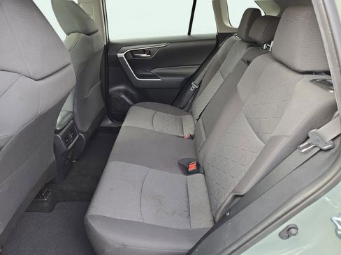 Used 2021 Toyota RAV4 XLE w/ Convenience Package image 21