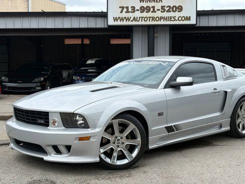 Used 2005 Ford Mustang GT RWD image 24