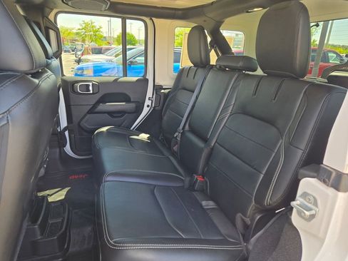 Used 2023 Jeep Wrangler Unlimited Sahara w/ Cold Weather Group AWD/4WD image 29