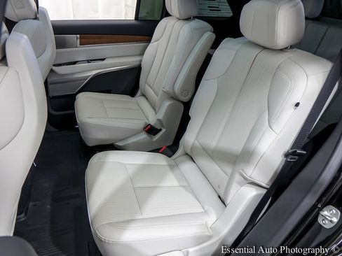 Certified 2026 Cadillac Vistiq Luxury AWD/4WD image 12