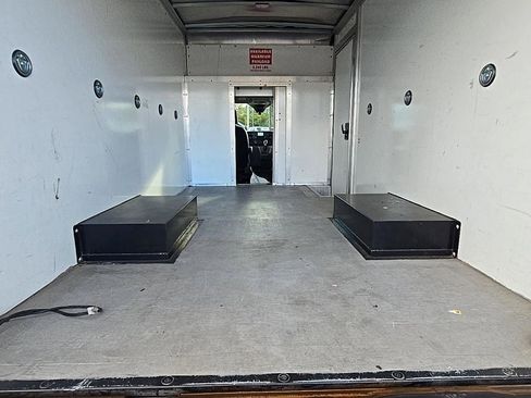 Used 2022 Ford Transit 350 DRW image 24