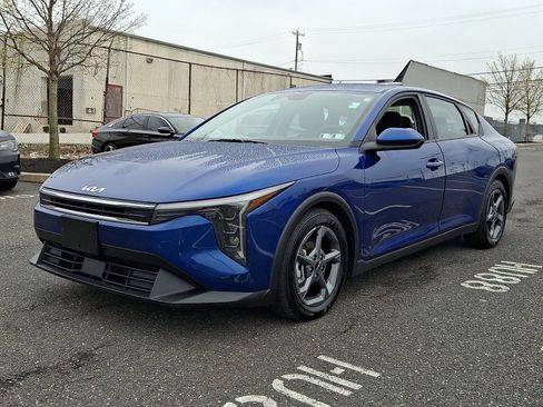Used 2025 Kia K4 FWD image 3
