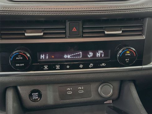 Used 2024 Nissan Rogue SV image 16