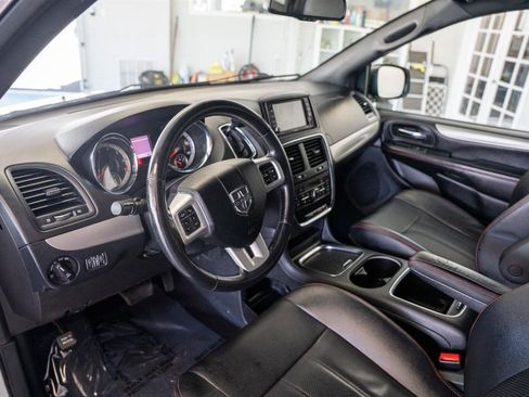 Used 2018 Dodge Grand Caravan GT FWD image 9