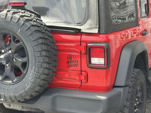 Used 2022 Jeep Wrangler Unlimited Sport AWD/4WD image 11