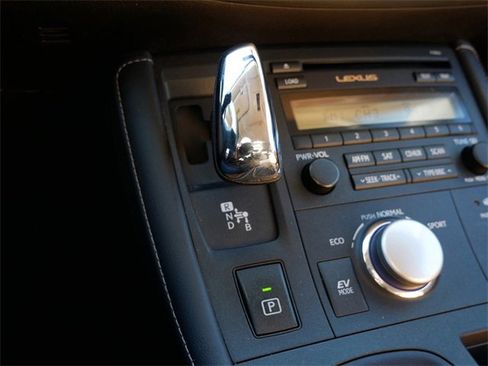 Used 2013 Lexus CT 200h image 22