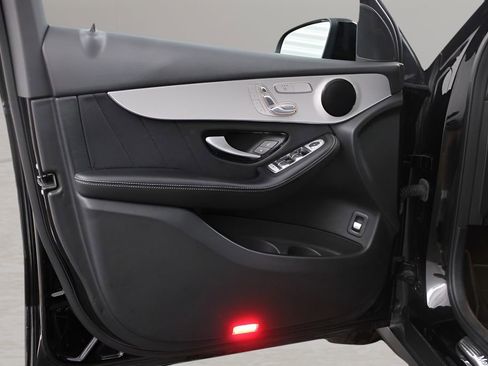 Used 2022 Mercedes-Benz GLC 300 image 12