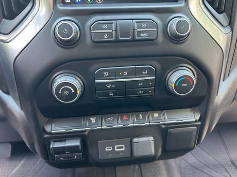 Used 2022 Chevrolet Silverado 2500 LT AWD/4WD image 29