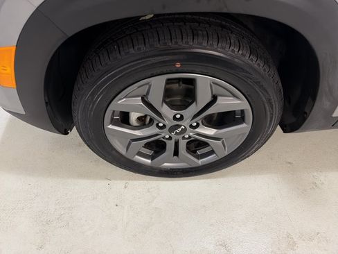 Used 2024 Kia Seltos S FWD image 11