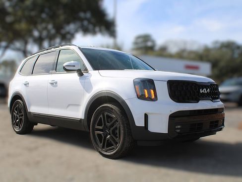 Used 2024 Kia Telluride SX Prestige X-Line image 3