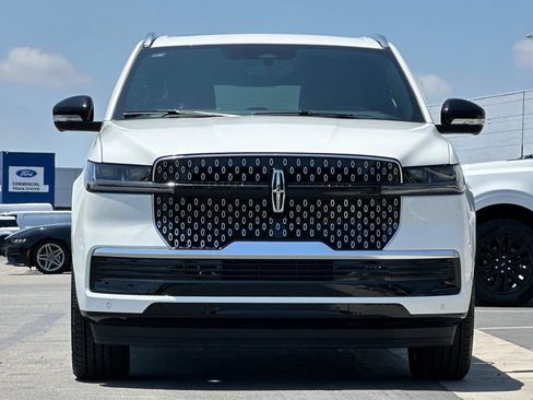 New 2026 Lincoln Navigator L Reserve AWD/4WD image 8
