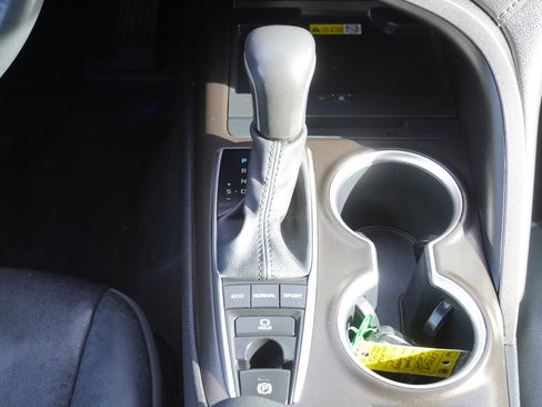 Used 2024 Toyota Camry XLE image 32