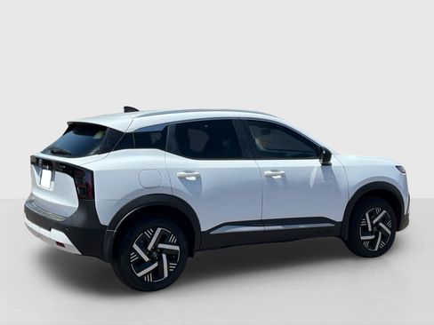 New 2026 Nissan Kicks SV w/ Illumination Package FWD image 4