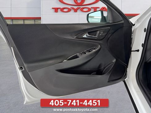 Used 2025 Chevrolet Malibu LT FWD image 15