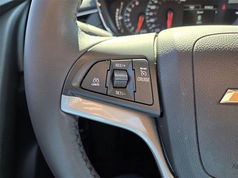 Certified 2022 Chevrolet Trax LT w/ LT Convenience Package image 30