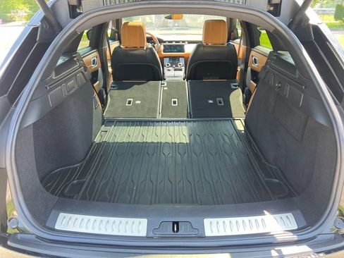 Used 2019 Land Rover Range Rover Velar R-Dynamic SE AWD/4WD image 32