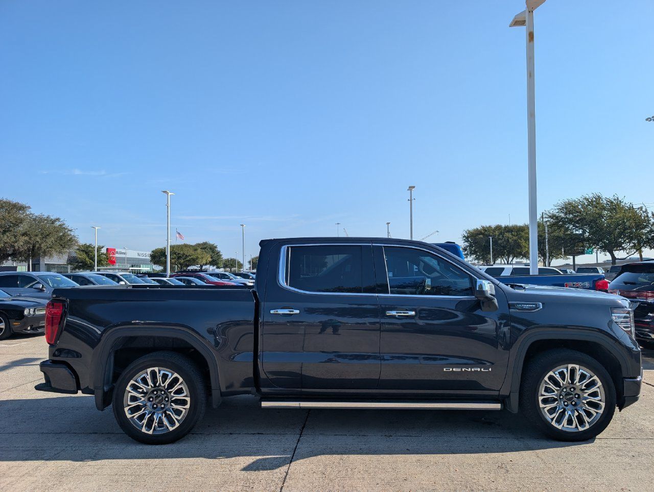 Used 2025 GMC Sierra 1500 Denali Ultimate AWD/4WD image 3