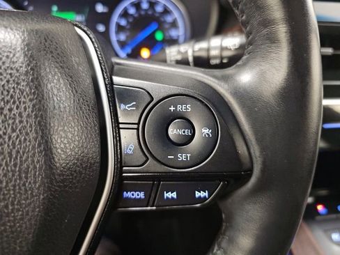 Used 2021 Toyota Venza Limited image 22