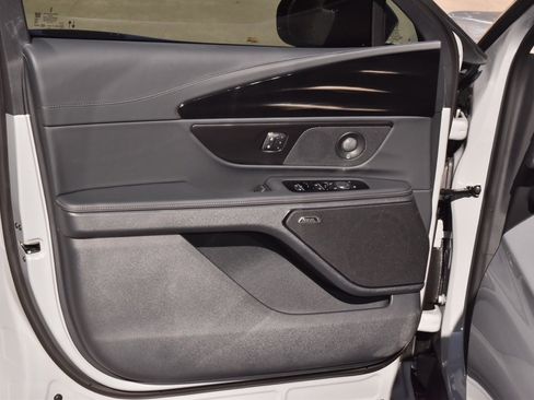 New 2026 Lincoln Nautilus Reserve w/ Jet Appearance Package image 44