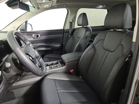 Certified 2026 Kia Sorento EX w/ EX Premium Package AWD/4WD image 12
