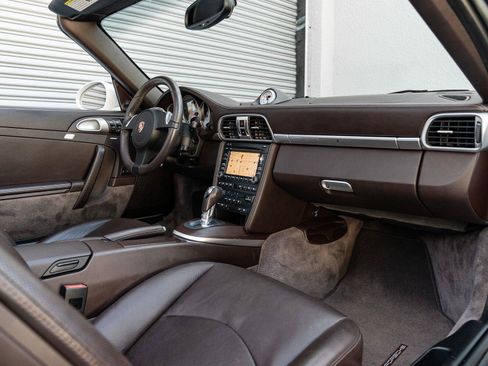 Used 2011 Porsche 911 Carrera 4S AWD/4WD image 6