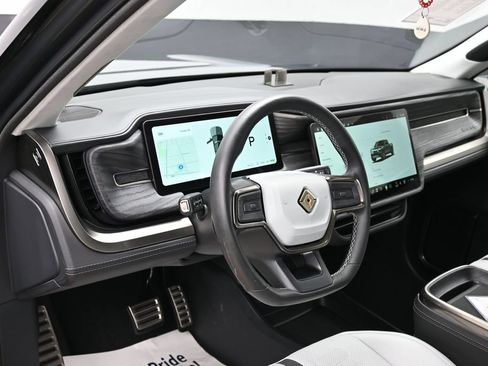 Used 2022 Rivian R1T Adventure AWD/4WD image 16