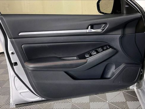 Certified 2025 Nissan Altima 2.5 SR AWD/4WD image 22