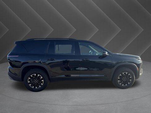 Used 2025 Chevrolet Traverse Z71 w/ Driver Confidence Package AWD/4WD image 5