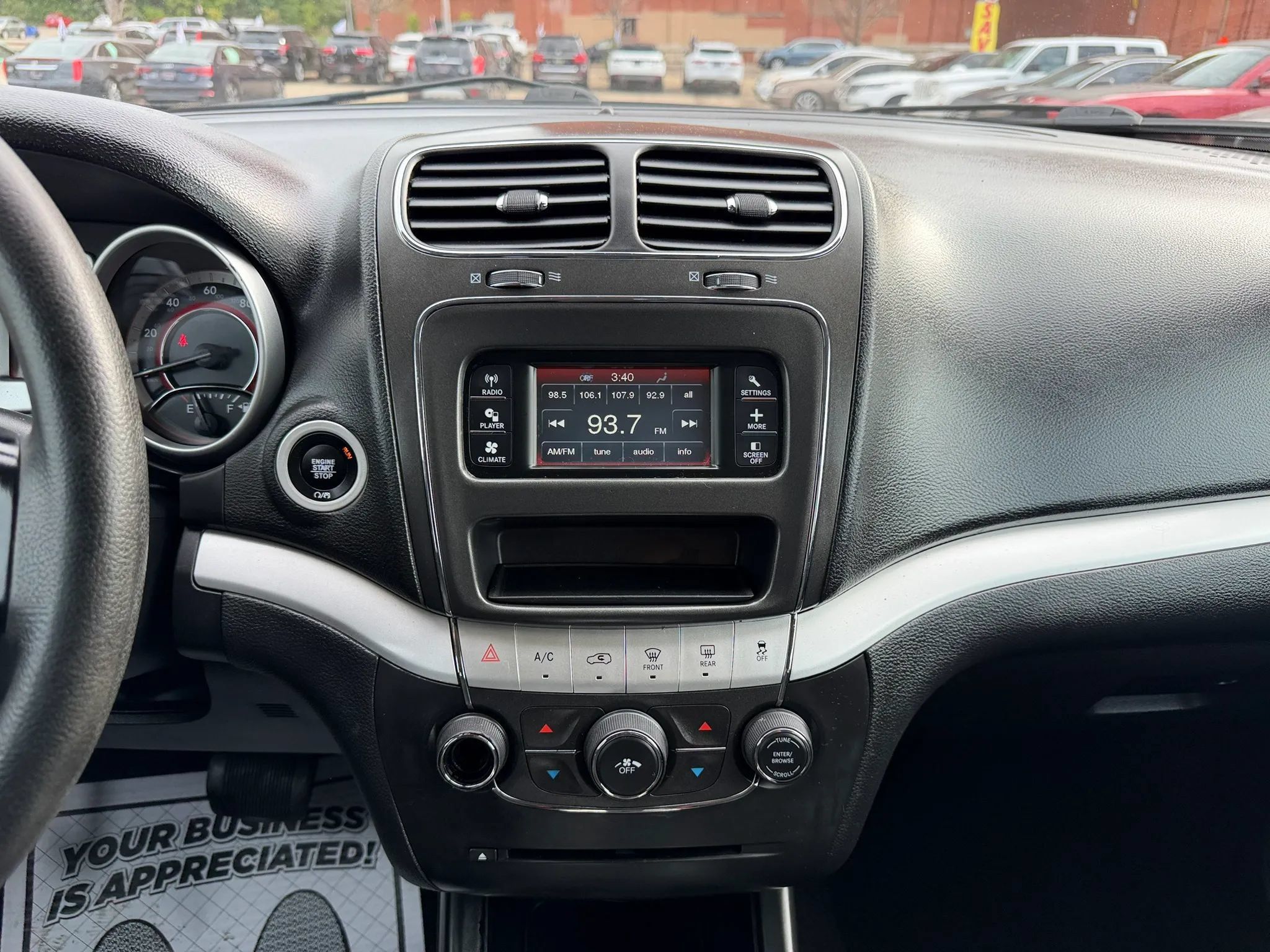 Used 2018 Dodge Journey SE FWD image 11