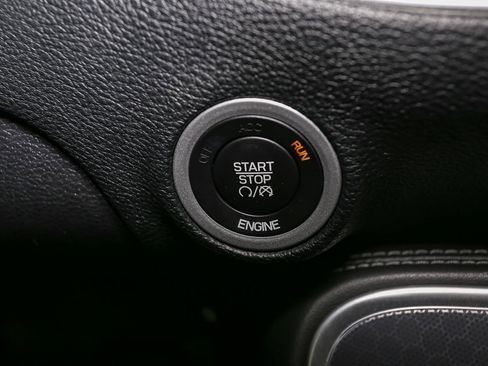 Used 2015 Dodge Challenger R/T Plus image 31