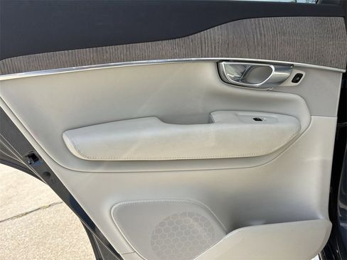 Used 2023 Volvo XC90 B6 Plus w/ Protection Package Premier image 23