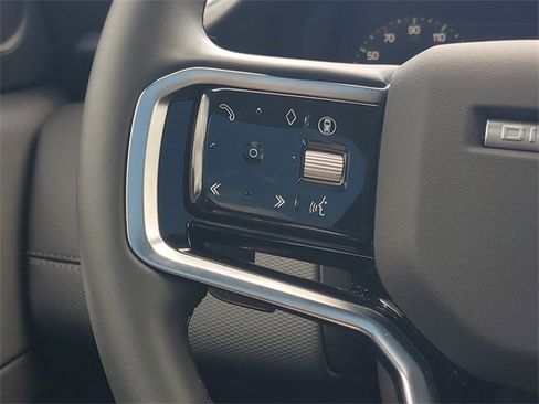 Certified 2025 Land Rover Discovery Sport Dynamic SE image 27