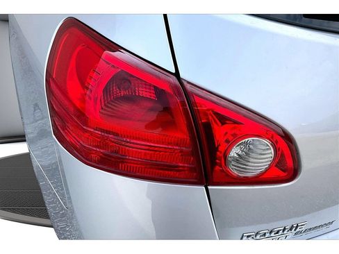 Used 2015 Nissan Rogue S w/ Convenience Package AWD/4WD image 33