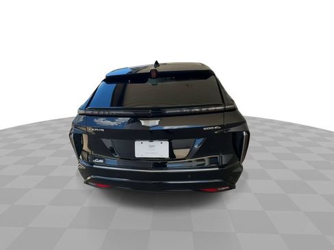 Used 2025 Cadillac Lyriq Luxury w/ LPO, Floor Liner Package AWD/4WD image 7