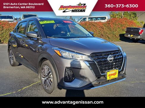 Used 2023 Nissan Kicks SV image 7