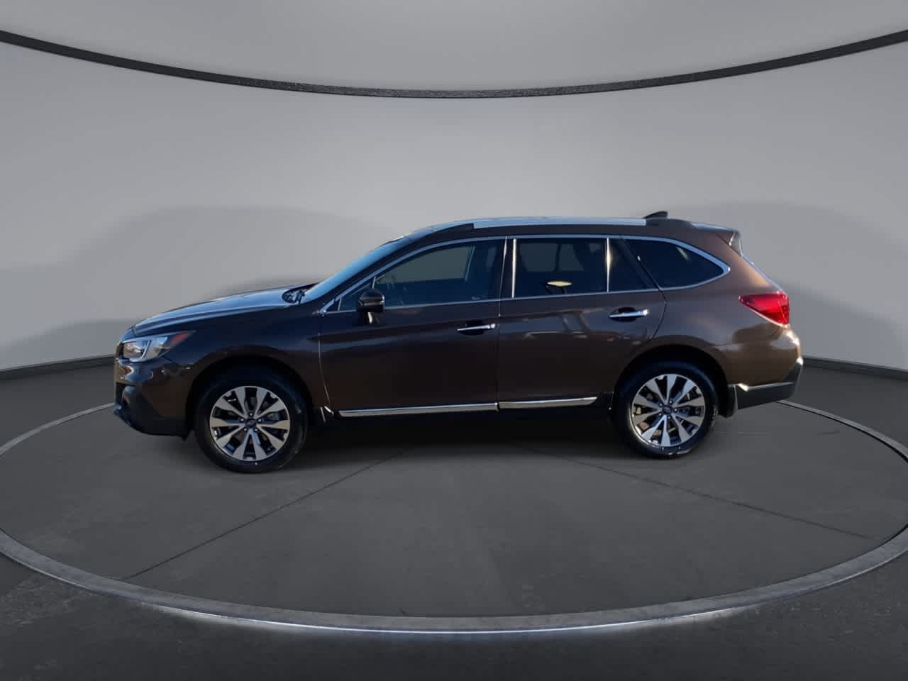 Used 2019 Subaru Outback 3.6R Touring w/ Popular Package #3A AWD/4WD image 6