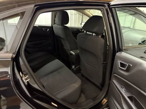 Used 2015 Ford Fiesta SE w/ Comfort Package FWD image 12