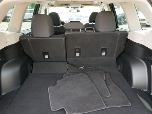 Used 2023 Subaru Forester Premium AWD/4WD image 18