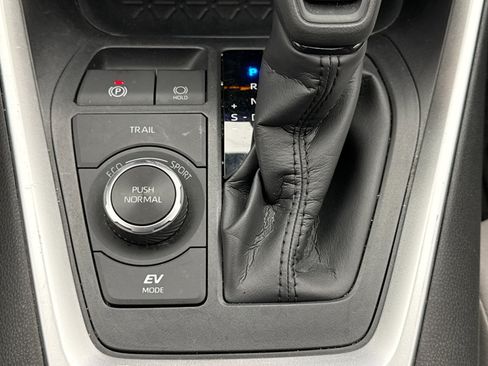 Used 2023 Toyota RAV4 XLE w/ Convenience Package AWD/4WD image 17