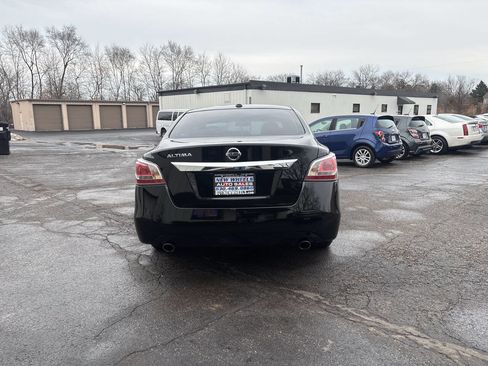 Used 2014 Nissan Altima 2.5 S w/ Display Audio Package image 4