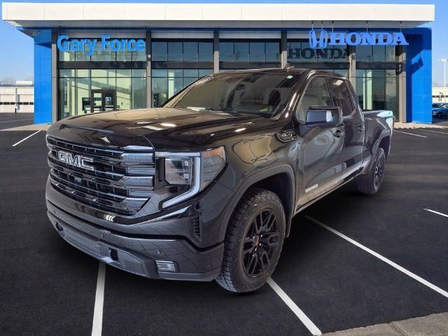 Used 2025 GMC Sierra 1500 Elevation w/ Preferred Package AWD/4WD image 4
