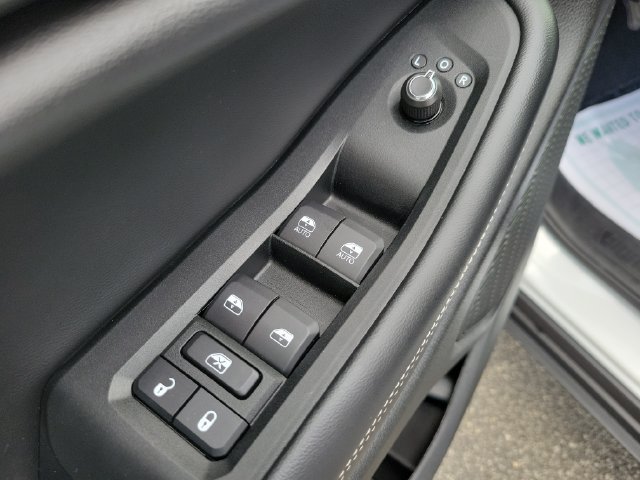 Certified 2025 Jeep Grand Cherokee Laredo AWD/4WD image 24