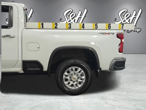 Used 2021 Chevrolet Silverado 2500 LTZ w/ LTZ Convenience Package AWD/4WD image 33